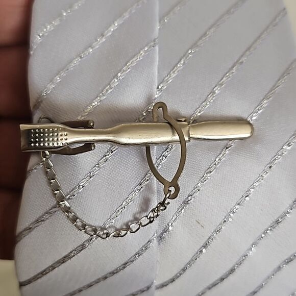 Vettorio Fratini Men's Sparkling Tie With Tie Pin White & Silver - Picture 6 of 16